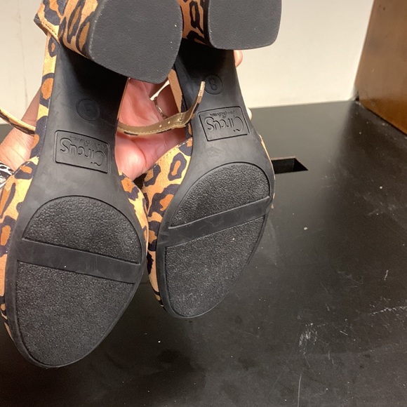 Heels - Picture 5 of 6